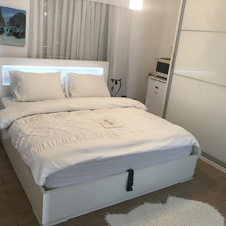 شقة Charming Unit With Pool And Great Amenities ريشون لتسيون المظهر الخارجي الصورة
