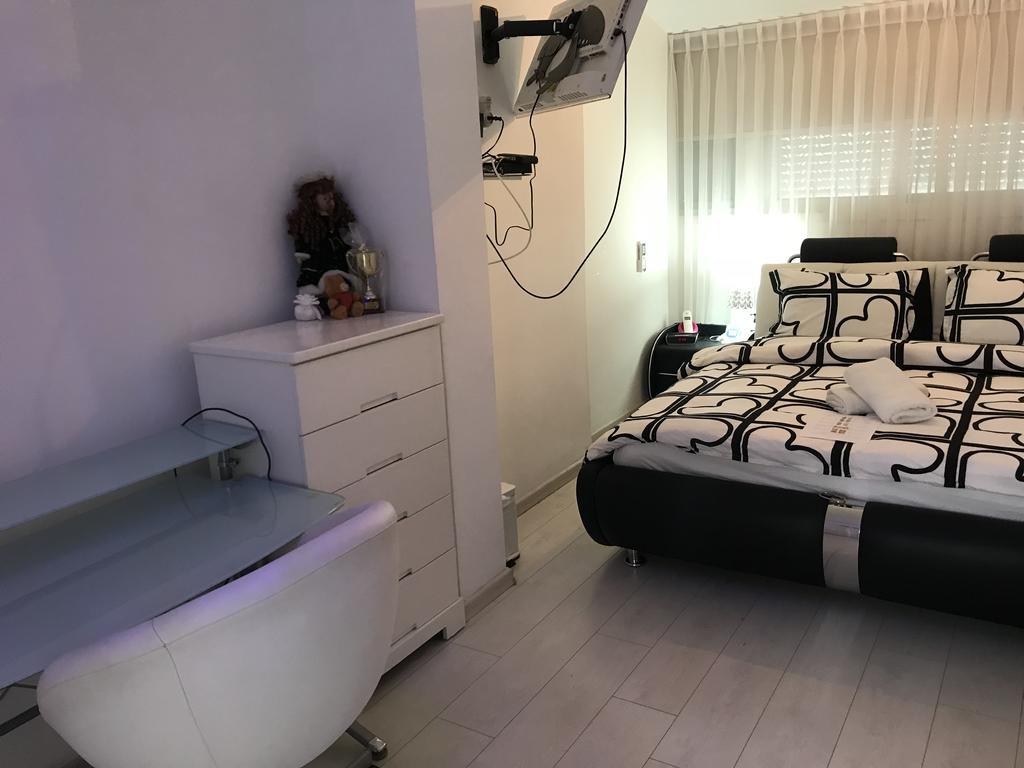 شقة Charming Unit With Pool And Great Amenities ريشون لتسيون المظهر الخارجي الصورة